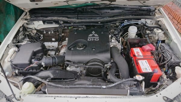 4D56U eight valves 4D56T sixteen valves Mitsubishi - 图片 2